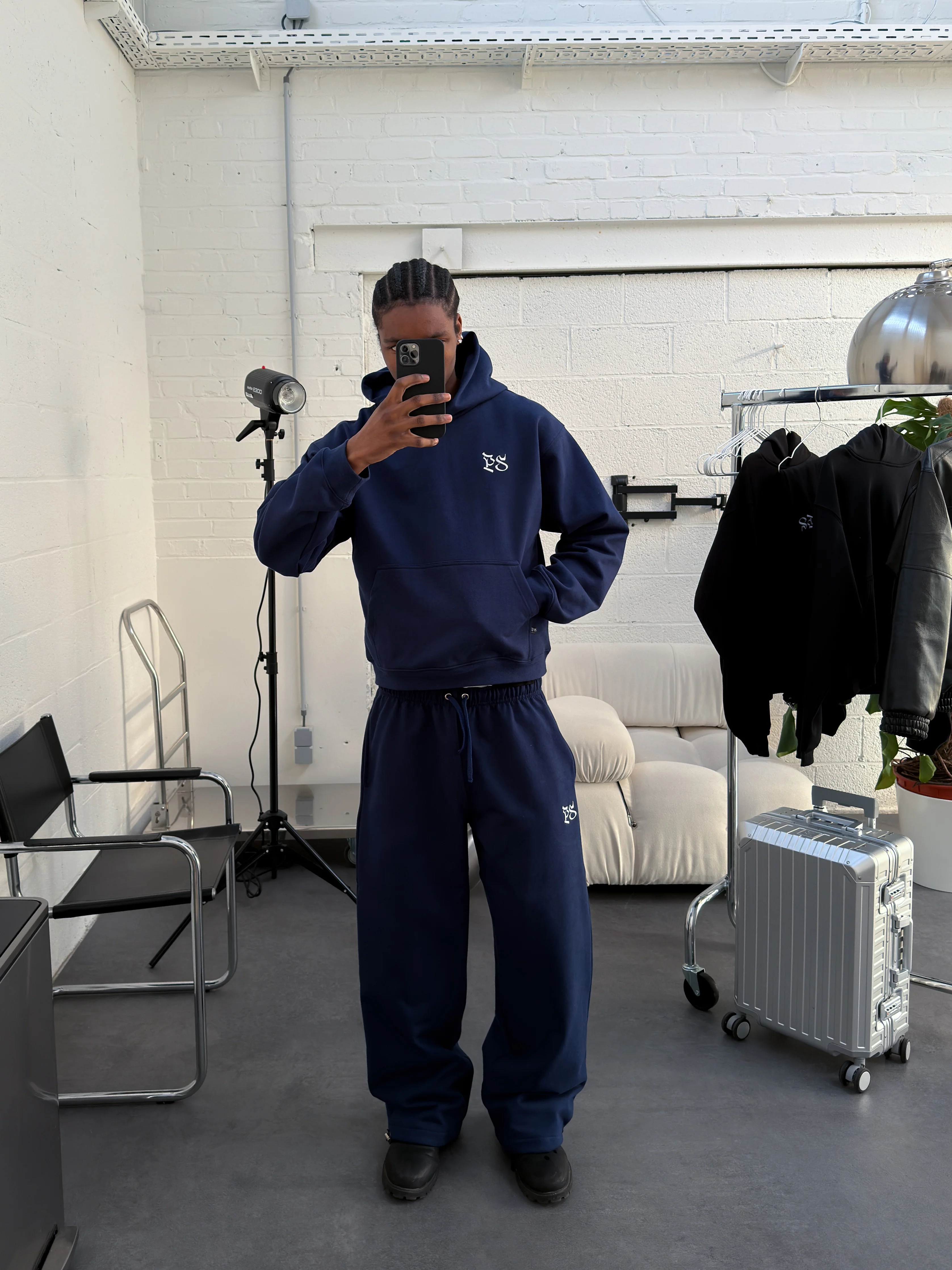 NAVY BOXY HOODIE - Image 4