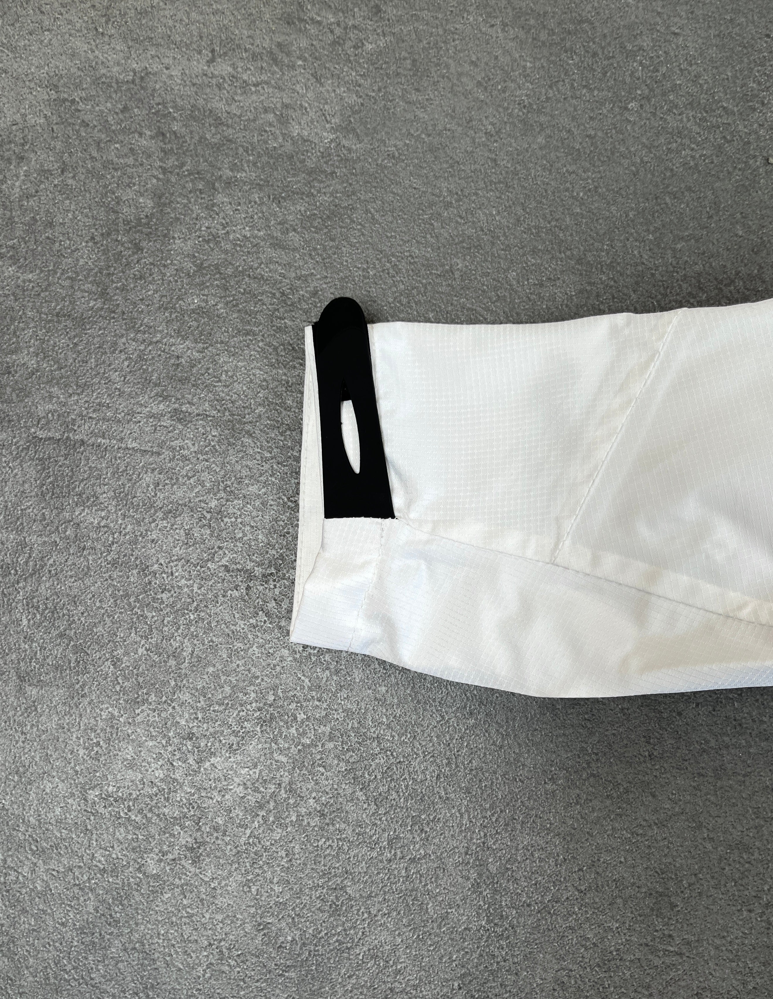 WHITE RIPSTOP RAIN JACKET - Image 5